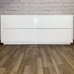 CB2 Gallery White 4 Drawer Low Dresser⚡️