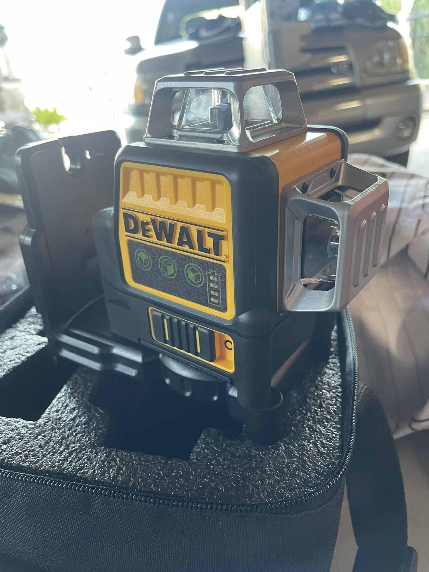 DEWALT LASER NEW