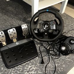 Logitech G923 Racing Wheel With Shifter