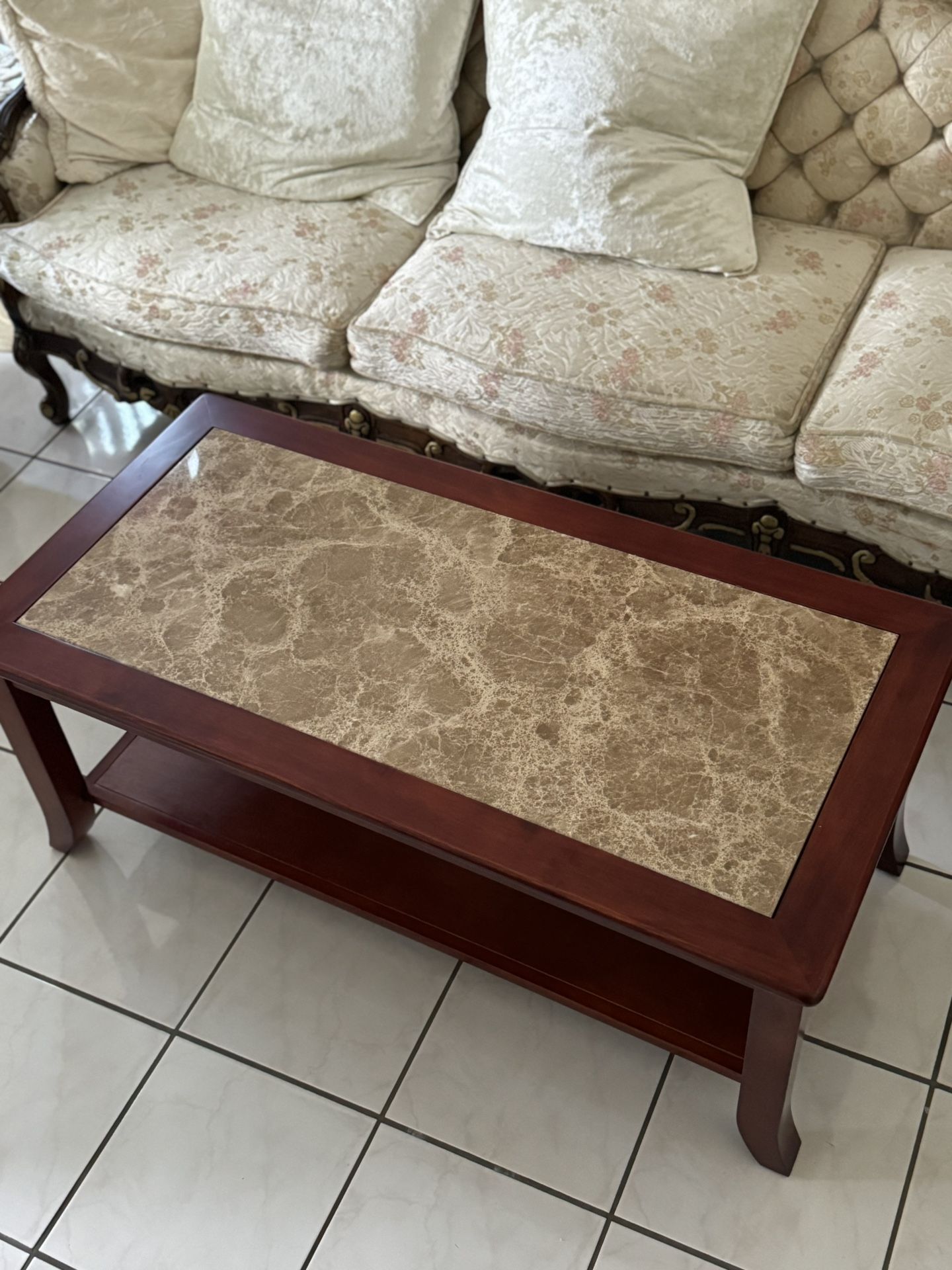 Table Like new