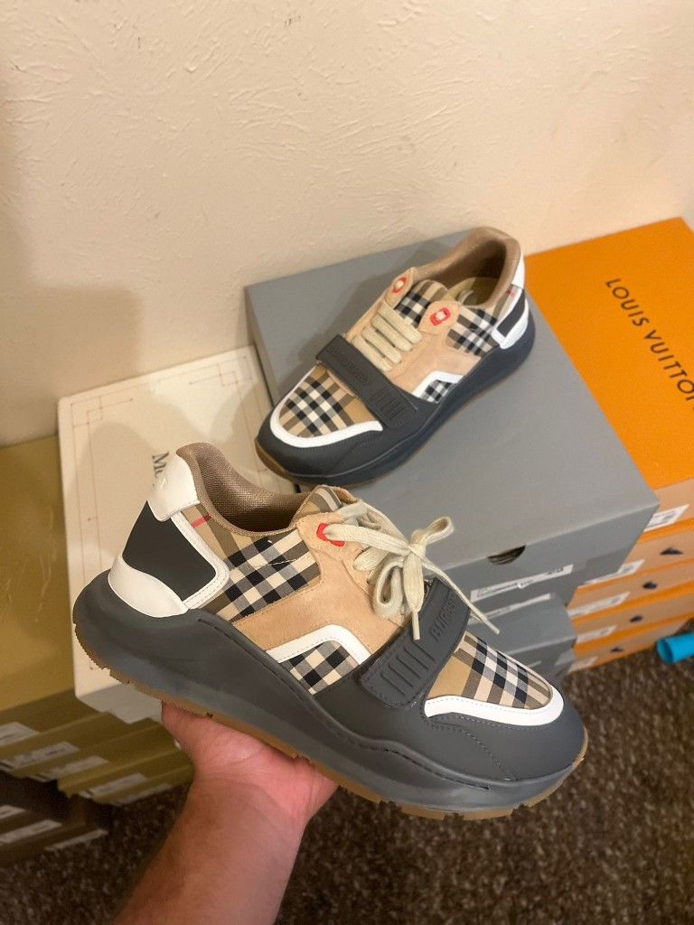 Burberry Shoes 