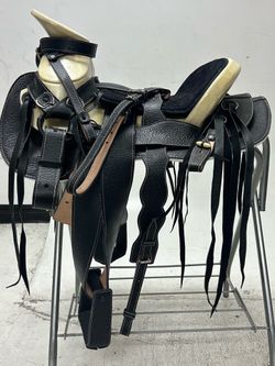 Monturas charra para caballos 100% piel de la mejor calidad y con excelentes diseños  Con todos sus accesorios incluidos  + cincho  + cabezada o corre