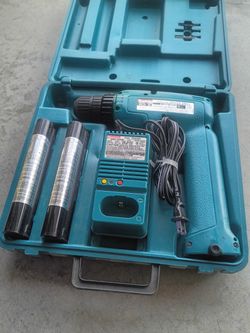 Makita cordless driver-drill