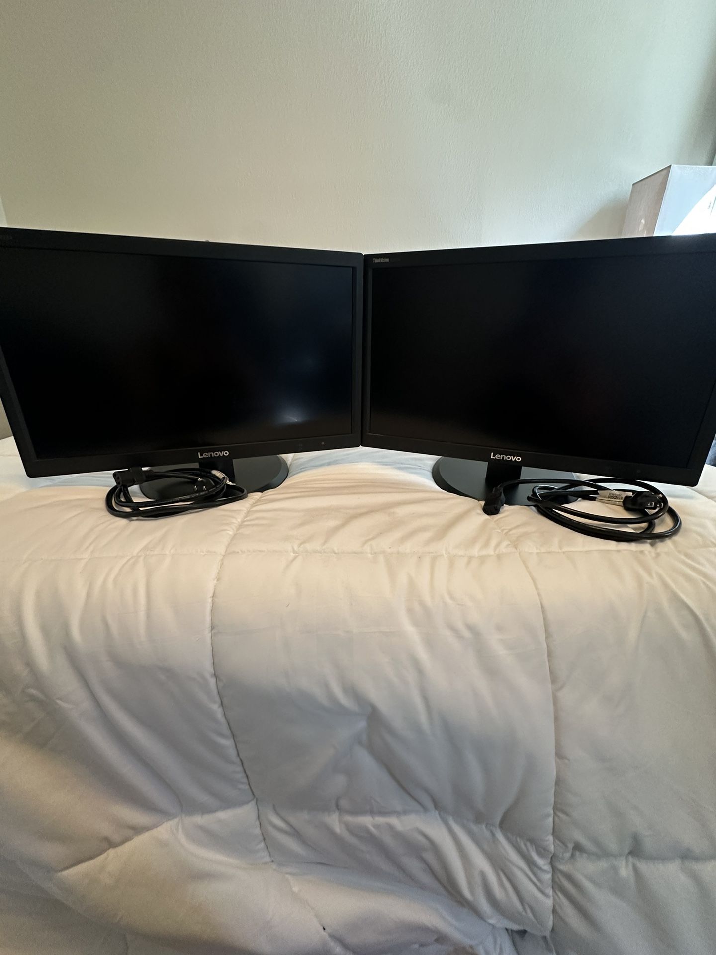 Lenovo Monitors