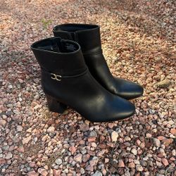 Liz Claiborne 6.5 Boots