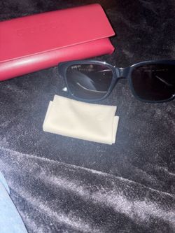 Women’s Gucci sunglasses
