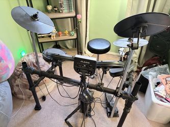 Alesis DM6 Electronic drums
