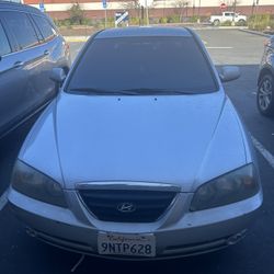 2004 Hyundai Elantra . GLS Sedan 4D