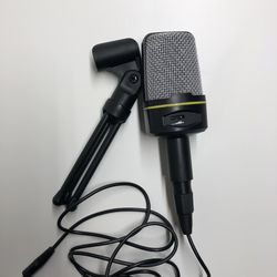 Handheld Wired Microphone With Tripod