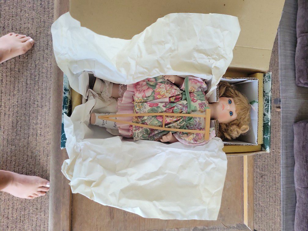 Designer's Guild Collectin Doll "Poor Ellice"