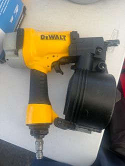 DEWALT Pneumatic 15-Degree Coil Corded Siding Nailer