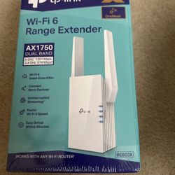 P  tp-link Wi-Fi 6 Range Extender 
