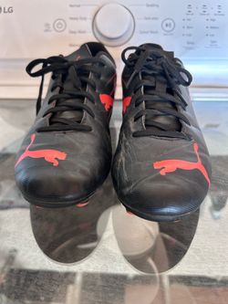 Soccer cleats