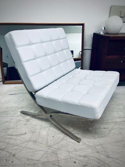 Knoll/Barcelona Style White Leather Lounge Chair