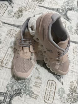 On Womens Cloud 6