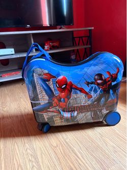 Kids suitcase