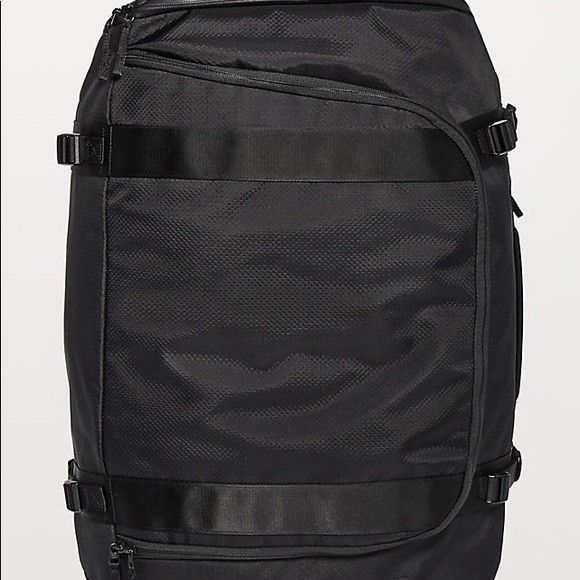 Lululemon 57l room to roam Duffel