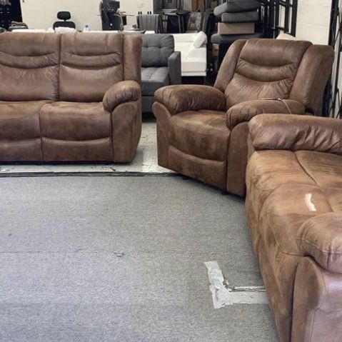 New 3 Recliner Couch Set / Free Delivery 