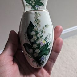 Vintage Lily of the Valley Ceramic Wall Pocket Vase
