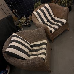 2 Wicker Patio Chairs 