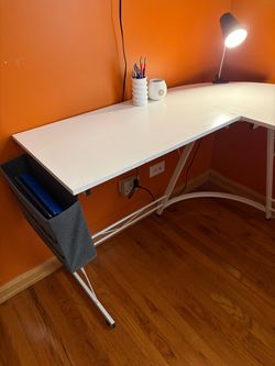 L-shape computer or gaming desk