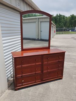 Dresser and mirror in great condition