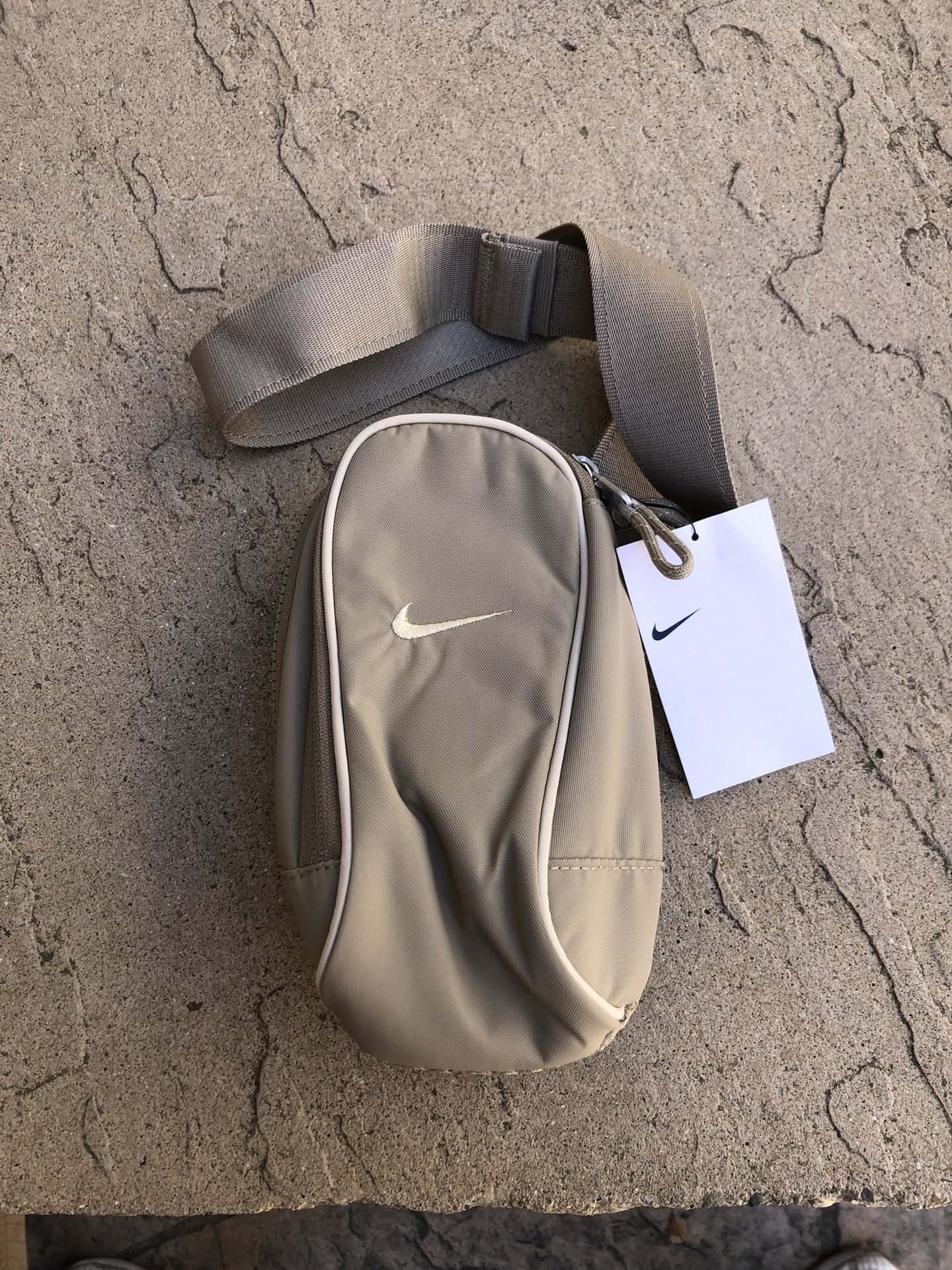 New Nike Crossbody Bag Khaki Sanddrift 1L Belt Hip Waist Pack