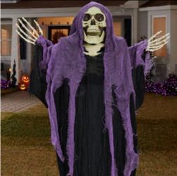 NEW HALLOWEEN ANIMATED HANGING SKELETON WITH SOUND AND LIGHT