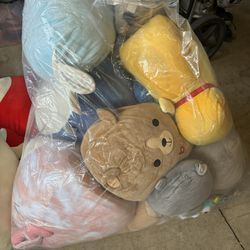 Bag of Squishmallows qnd other plushies