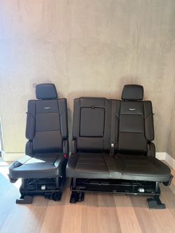 Cadillac Escalade 2021-2024 middle row leather bench seats, like new