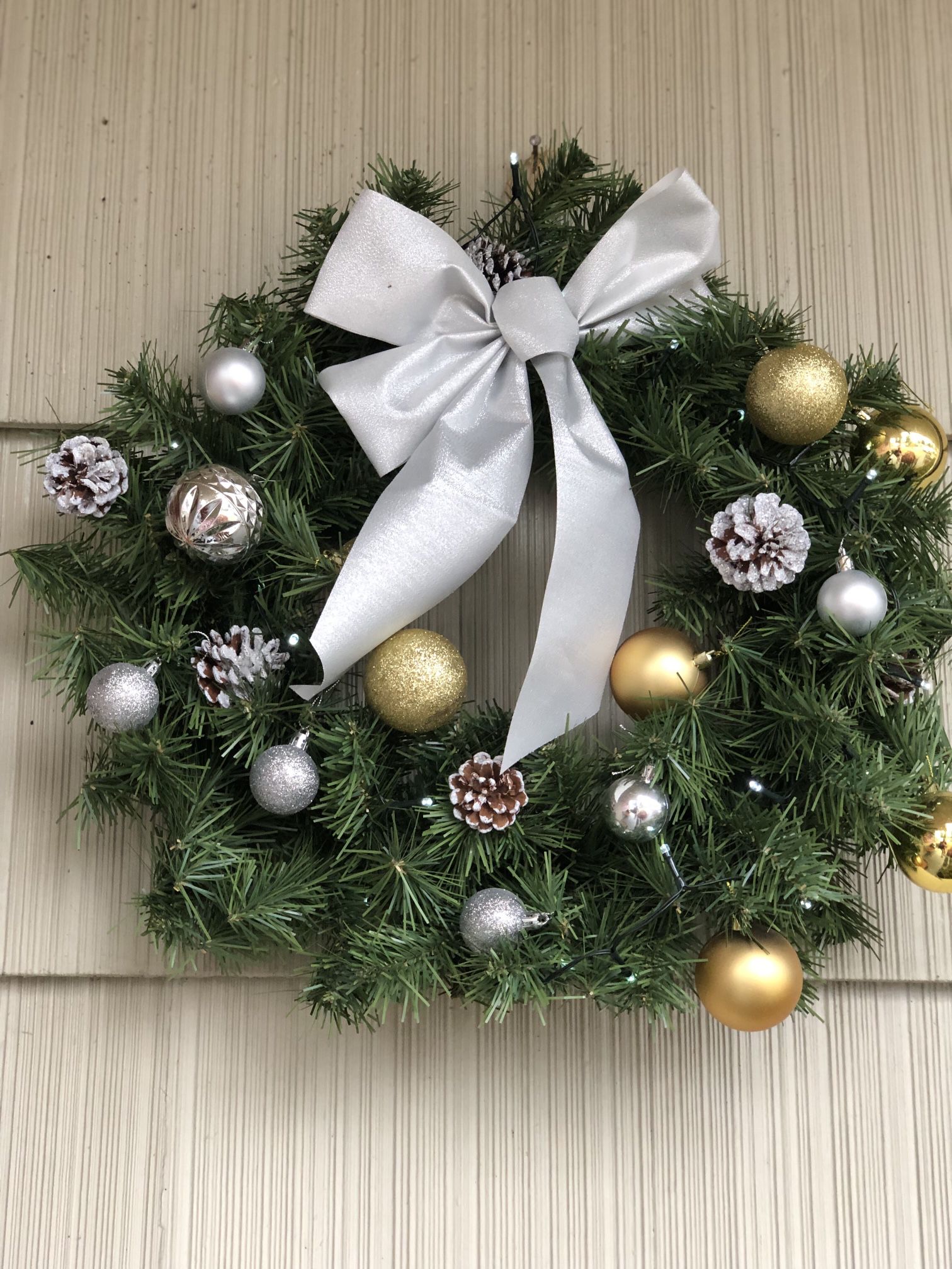 Christmas Wreath- 20” Pre-lit LED