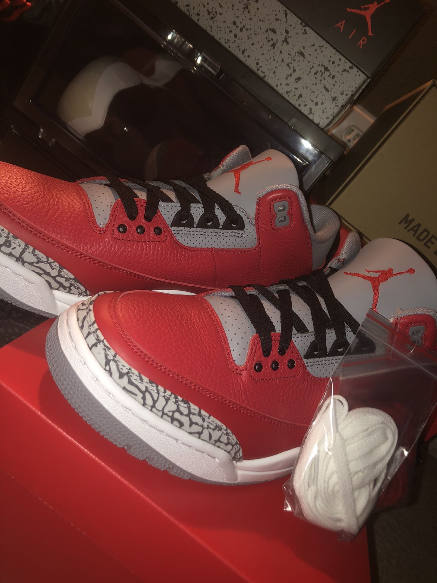 Retro Jordan 3 fire red