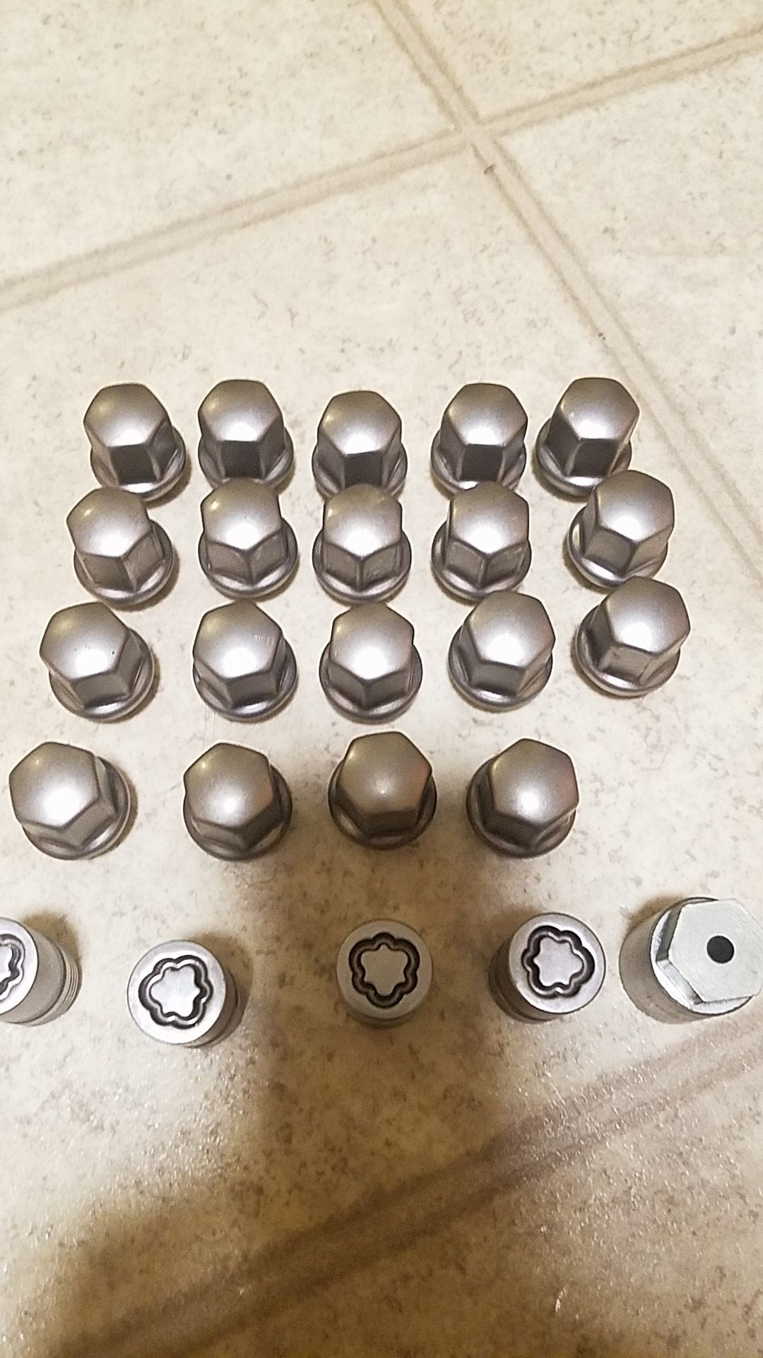 F-150 lugnuts + locks OEM