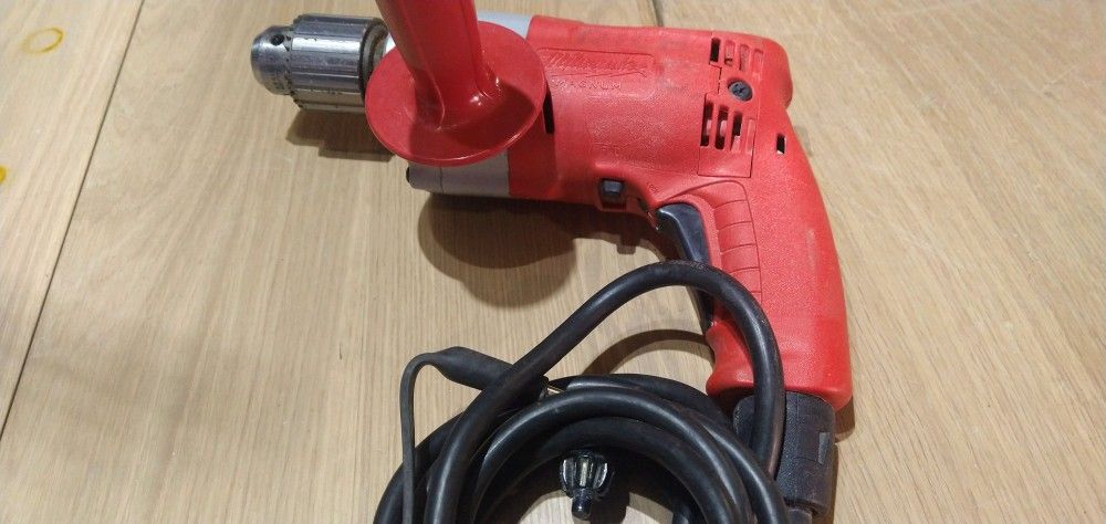 Milwaukee 5.5 Amp. Corded 1/2 Magnum Drill Driver 