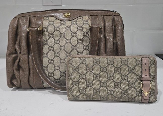 Gucci Purse Pre Owned With Authenticity Card