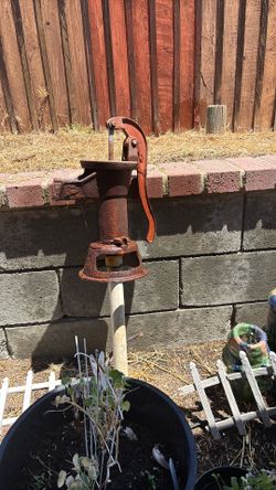 Hand water pump for fountain, I