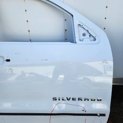 2014 2018 CHEVROLET SILVERADO RIGHT SIDE FRONT DOOR