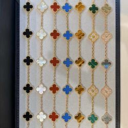 18k Gold Van Cleef Any Color Available ✨🙌🏽💎