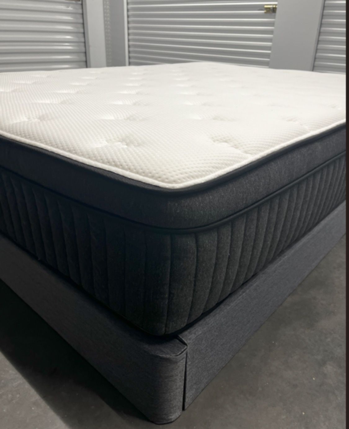 Titan Plus Luxe, Cal King. Original Cover Like New, Perfect Condition Brooklyn Bedding