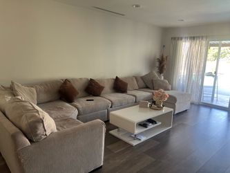 Sofa sectional