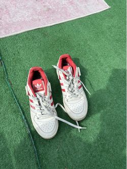Red Adidas Forum Low Style