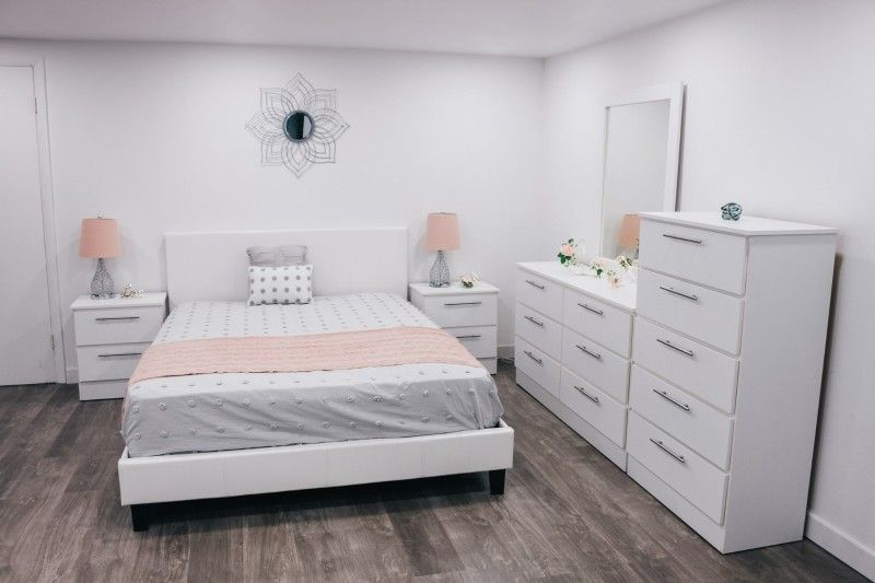 Bedroom Set ( Juego De Cuarto)💮Sold separately too💮Fast delivery