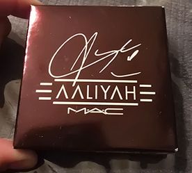 MAC Aaliyah Collaboration Compact