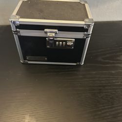 Vaultz Lockbox 