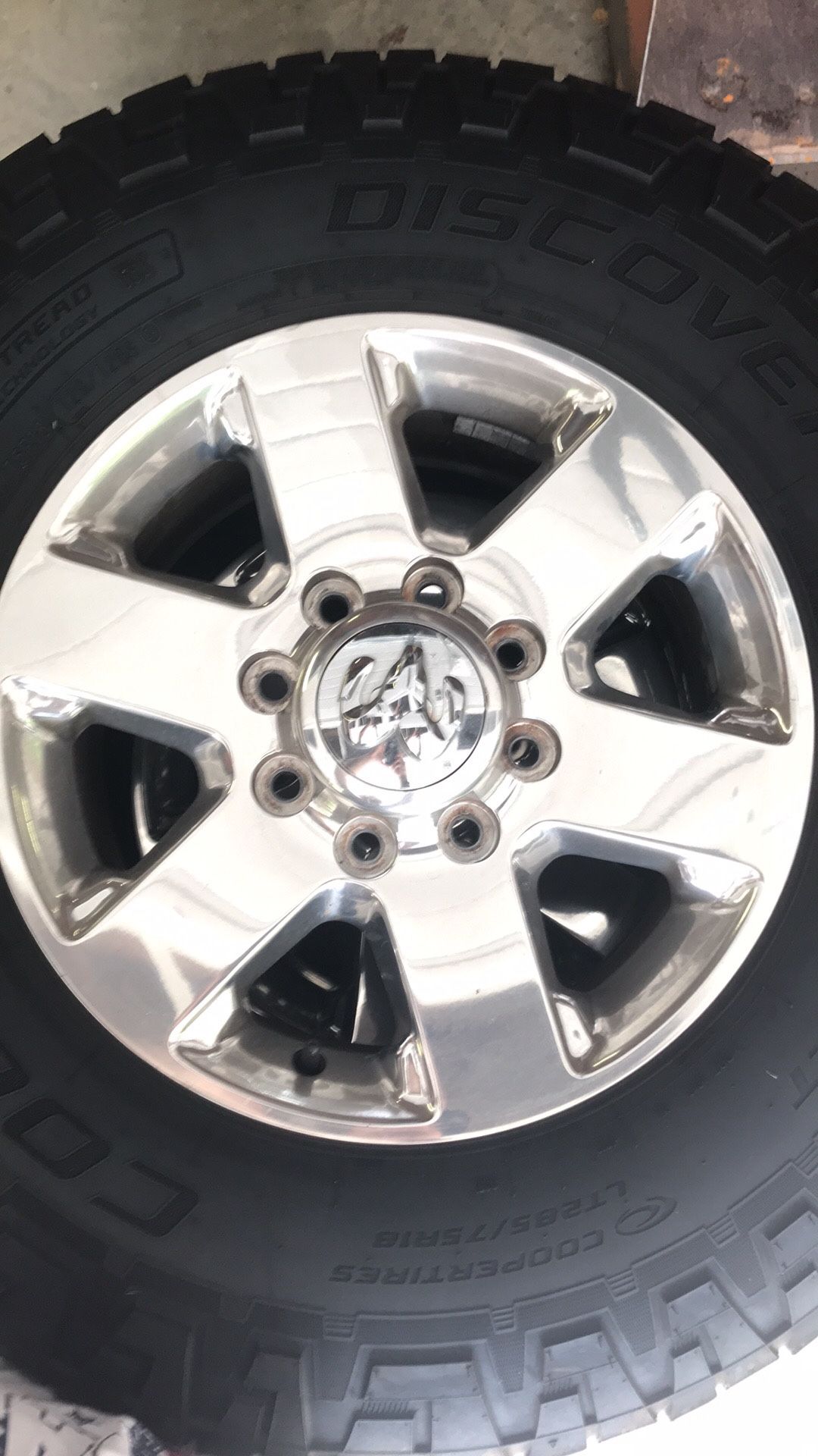 Used tires and rims for Dodge 2015 2500 8 lug lt 285 75 R18