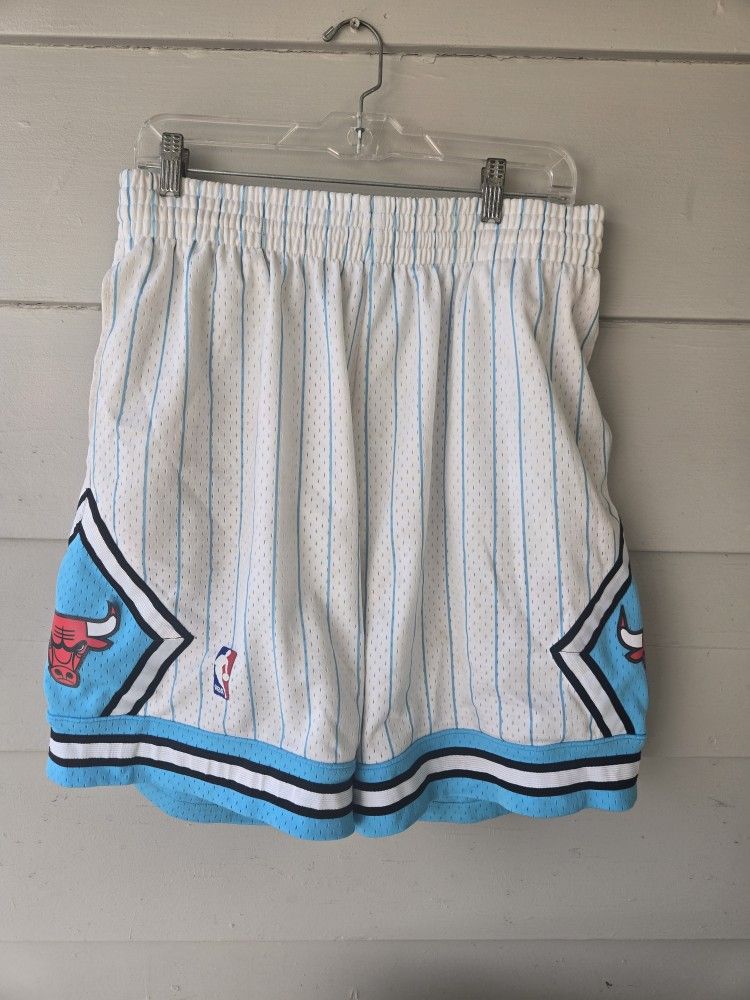 MICHAEL JORDAN BULLS NBA HARDWOOD CLASSICS MITCHELL & NESS SWINGMAN COLLECTION SHORTS