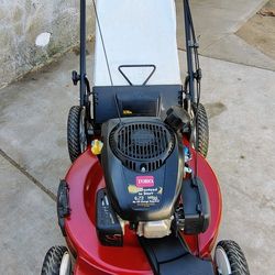 TORO RECYCLE 22 " MOTOR 6.75 HP TRANSMISIÓN DELANTERA 