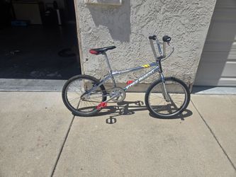 Free Agent Eluder 20" BMX