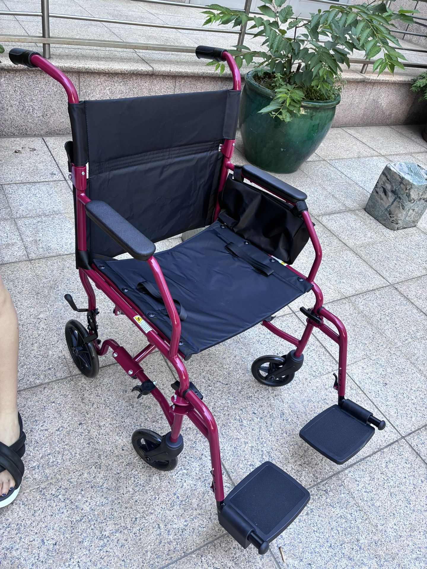 Transport wheelchair