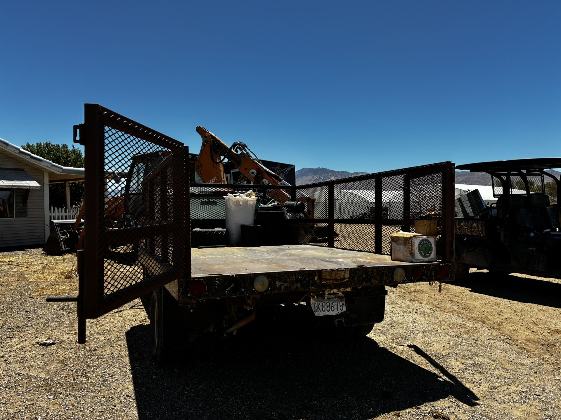 Manual Dump Truck Nissan